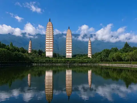 大理崇圣三塔
